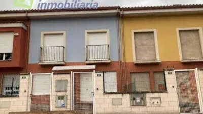 Terraced house on Avenida de Mencía de Velasco, 40 photo 2