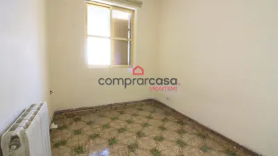 Piso en venta en Calle de Villajoyosa, Los Ángeles (Distrito Villaverde. Madrid Capital) de 190.000 €
