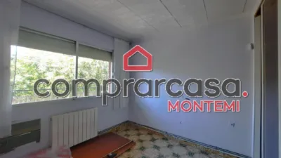 Piso en venta en Calle de Villajoyosa, Los Ángeles (Distrito Villaverde. Madrid Capital) de 190.000 €