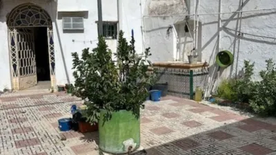 Chalet en venta en Calle de Clara Campoamor, 28, cerca de Calle de Severo Ochoa, Centro (Tomares) de 600.000 €