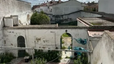 Chalet en venta en Calle de Clara Campoamor, 28, cerca de Calle de Severo Ochoa, Centro (Tomares) de 600.000 €