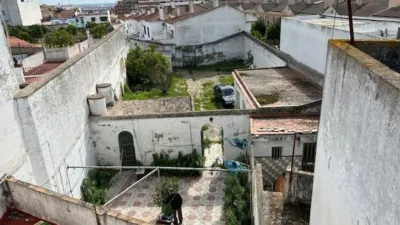 Chalet en venta en Calle de Clara Campoamor, 28, cerca de Calle de Severo Ochoa, Centro (Tomares) de 600.000 €