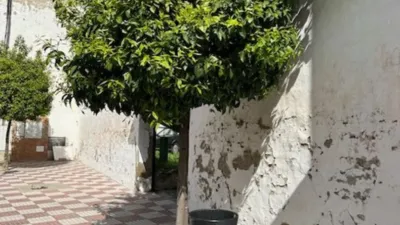Chalet en venta en Calle de Clara Campoamor, 28, cerca de Calle de Severo Ochoa, Centro (Tomares) de 600.000 €