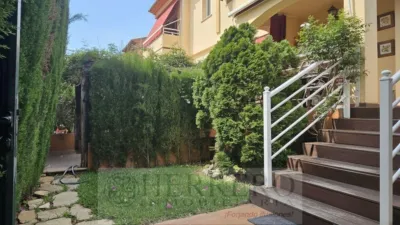 Semi-detached house on Carrer de Belgica photo 3