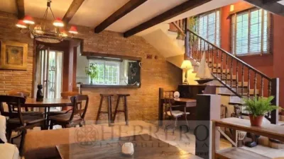 Semi-detached house on Carrer de Belgica photo 4