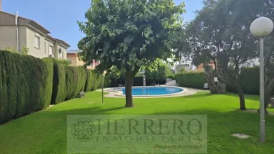 Semi-detached house on Carrer de Belgica photo 93