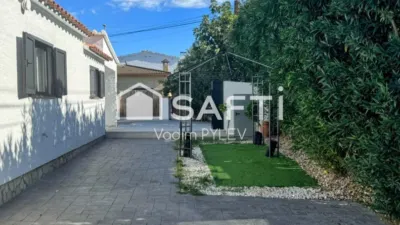 Single-family home in Empuriabrava photo 2
