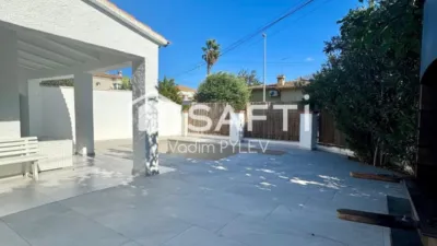 Single-family home in Empuriabrava photo 4