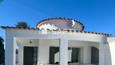 Single-family home in Empuriabrava photo 7