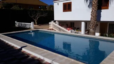 Chalet on Calle Rio Alberche photo 3