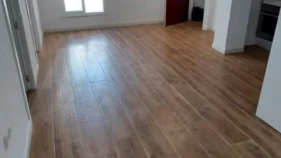 Ático en alquiler en Calle Fernando IV, Los Remedios (Distrito Los Remedios. Sevilla Capital) de 900 €<span>/mes</span>
