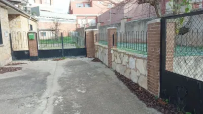 Semi-detached house in Fuentecillas-Yagüe-Villalonquéjar photo 25