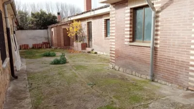 Semi-detached house in Fuentecillas-Yagüe-Villalonquéjar photo 26