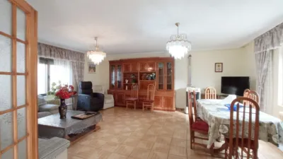 Semi-detached house in Fuentecillas-Yagüe-Villalonquéjar photo 2