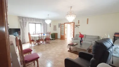 Semi-detached house in Fuentecillas-Yagüe-Villalonquéjar photo 3