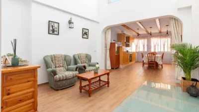 Semi-detached house on Calle de la Aurora photo 5