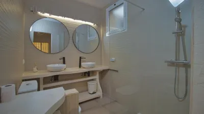 Apartment on Calle de Venecia photo 19