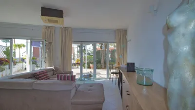 Apartment on Calle de Venecia photo 8