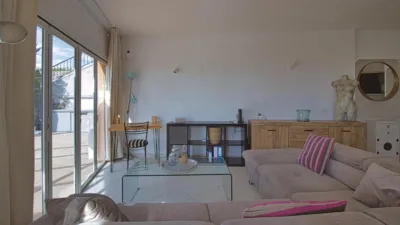 Apartment on Calle de Venecia photo 9