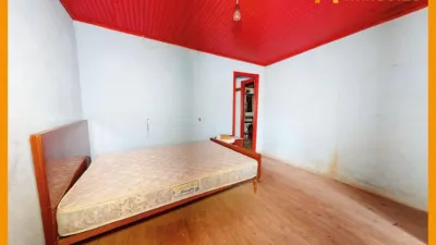 Casa en venta en Galicia, Mosteiro (Ramirás) de 40.000 €