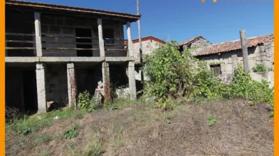 Casa en venta en Vilar de Astrés - Palmés - Arrabaldo, Vilar de Astrés-Palmés-Arrabaldo (Ourense Capital) de 48.000 €