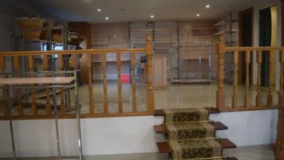Local comercial en venta en Calle de Sánchez Freire - Más