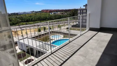 Piso en alquiler en Calle Antonio Morillas Rodríguez, Número 1, Entrenúcleos (Dos Hermanas) de 1.300 €<span>/mes</span>