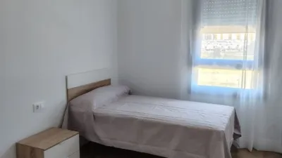 Piso en alquiler en Calle Antonio Morillas Rodríguez, Número 1, Entrenúcleos (Dos Hermanas) de 1.300 €<span>/mes</span>