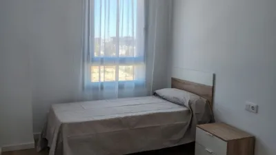 Piso en alquiler en Calle Antonio Morillas Rodríguez, Número 1, Entrenúcleos (Dos Hermanas) de 1.300 €<span>/mes</span>
