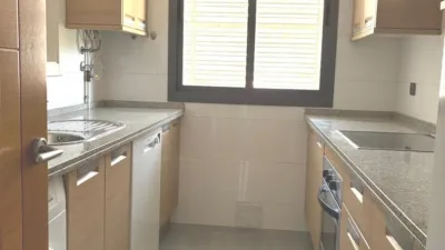 Piso en alquiler en Calle Aceituneras, Camas de 950 €<span>/mes</span>