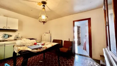 Casa adosada en venta en Calle de Nava, Arenas de San Pedro de 79.990 €