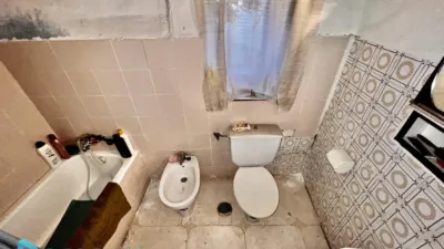 Casa adosada en venta en Calle de Nava, Arenas de San Pedro de 79.990 €