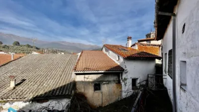 Casa adosada en venta en Calle de Nava, Arenas de San Pedro de 79.990 €