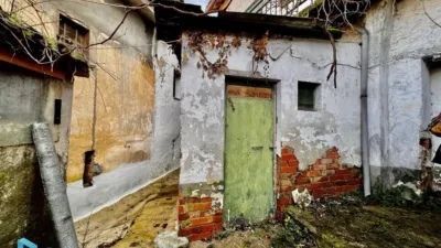 Casa adosada en venta en Calle de Nava, Arenas de San Pedro de 79.990 €