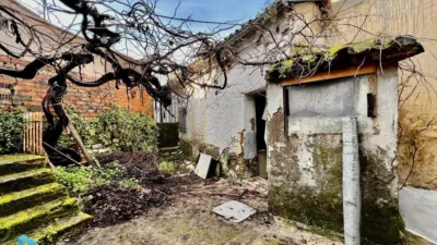 Casa adosada en venta en Calle de Nava, Arenas de San Pedro de 79.990 €