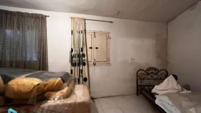 Casa adosada en venta en Calle de Nava, Arenas de San Pedro de 79.990 €