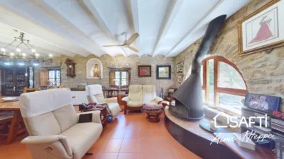 Rustic Farm in Palol de Revardit photo 8