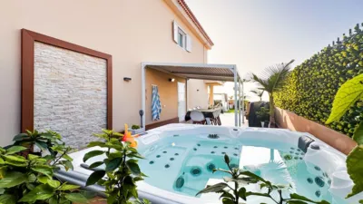Chalet en venta en Calle El Carmen, Puerto Santiago-Los Gigantes (Santiago del Teide) de 1.045.000 €
