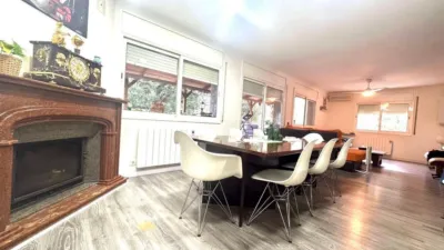 Chalet on Avinguda Can Coll, 105 photo 15
