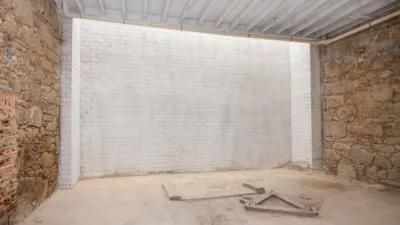 Local comercial en venta en Avenida de Oza - Más