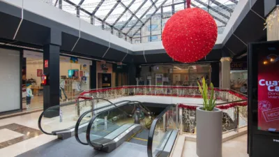 Local comercial en venta en Calle de Ramón y Cajal - Vista 3