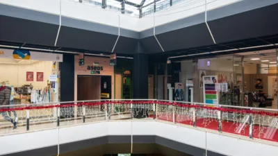 Local comercial en venta en Calle de Ramón y Cajal - Más
