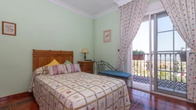 Chalet on Calle Martinete photo 21