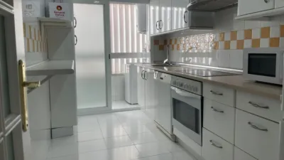 Piso en alquiler en Calle de Doce de Octubre, Santa Rosa-Valdeolleros (Córdoba Capital) de 800 €<span>/mes</span>