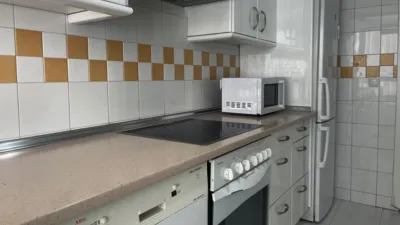 Piso en alquiler en Calle de Doce de Octubre, Santa Rosa-Valdeolleros (Córdoba Capital) de 800 €<span>/mes</span>