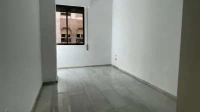 Piso en alquiler en Calle de Doce de Octubre, Santa Rosa-Valdeolleros (Córdoba Capital) de 800 €<span>/mes</span>
