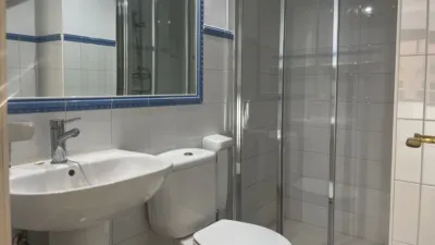 Piso en alquiler en Calle de Doce de Octubre, Santa Rosa-Valdeolleros (Córdoba Capital) de 800 €<span>/mes</span>