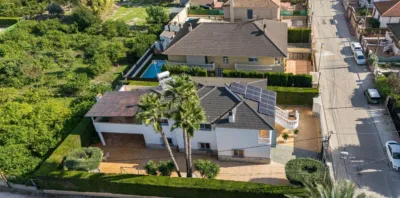 Chalet on Camino Almazara Street photo 39