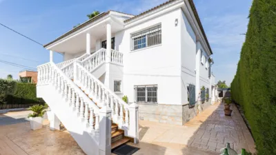 Chalet on Camino Almazara Street photo 3