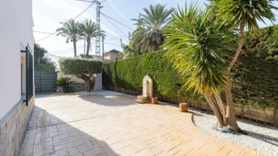 Chalet on Camino Almazara Street photo 5